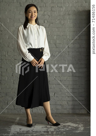 Elegant middle lady 71486156