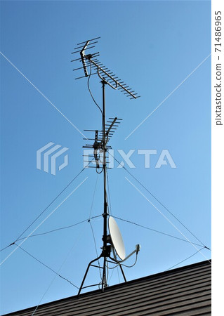 TV antenna and BS antenna on the roof 71486965