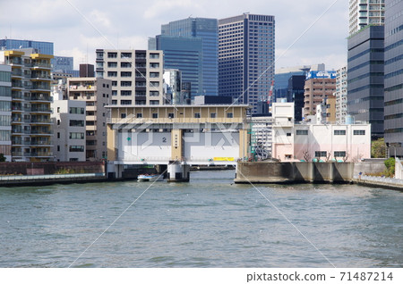 Kamejima River Lock Gate (Chuo Ward, Tokyo) 71487214