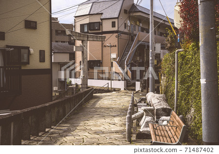 參觀山野神社的第二個鳥居門 參觀山野神社的第二個鳥居門 71487402
