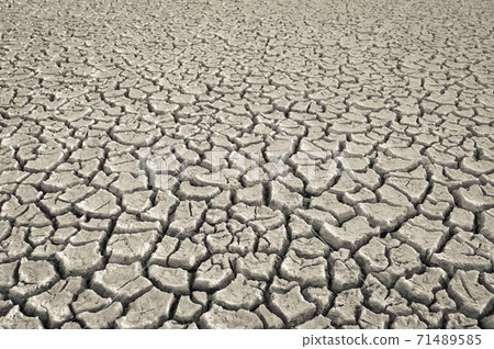 Dry soil Dry soil 71489585