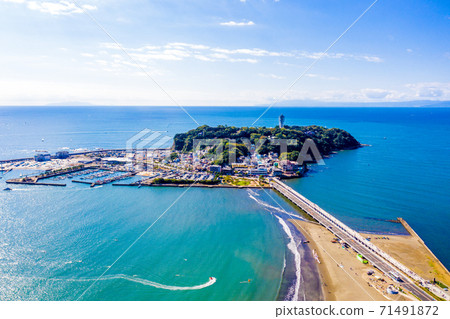 Enoshima and Enoshima Ohashi (Fujisawa City, Kanagawa Prefecture) 71491872