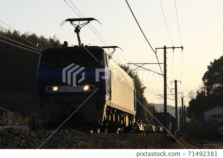 EF200 locomotive 71492381