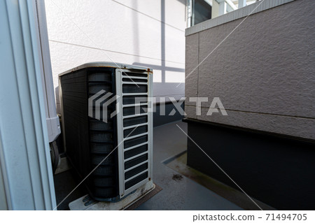 Air conditioner outdoor unit Air conditioner outdoor unit 71494705