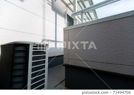 Air conditioner outdoor unit Air conditioner outdoor unit 71494706