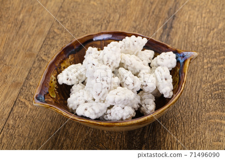 White Almond Candy 71496090