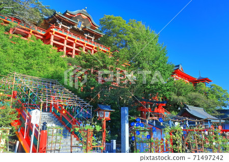 [佐賀縣]裕德稻荷神社在晴朗的天空下 71497242