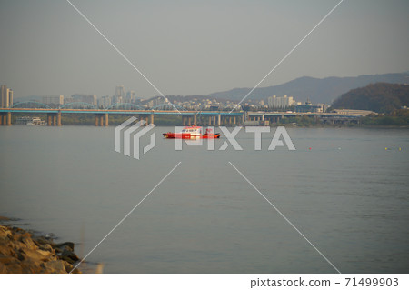 Han River, Seoul 71499903
