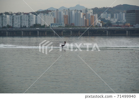 Han River, Seoul Han River, Seoul 71499940
