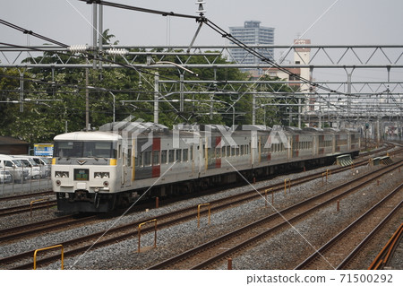Limited Express Kusatsu on the Takasaki Line: Series 185 train 71500292