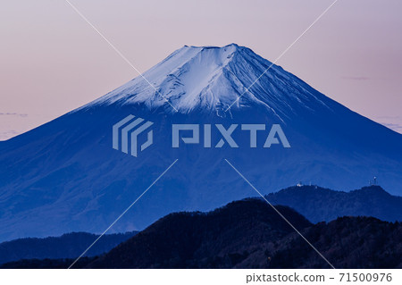 (Yamanashi Prefecture) View Mt. Fuji from Otsuki City Otoge (Yamanashi Prefecture) View Mt. Fuji from Otsuki City Otoge 71500976