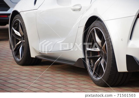 跑車輪胎和車輪 71501503