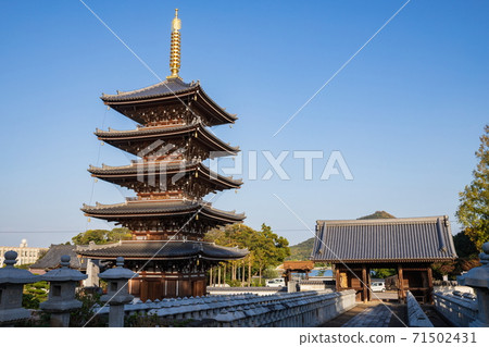 本善寺五層塔(香川縣高松市) 本善寺五層塔(香川縣高松市) 71502431