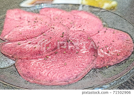 流行的烤肉“鹽灘”彩色鉛筆素描風格 流行的烤肉“鹽灘”彩色鉛筆素描風格 71502906