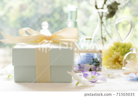 Gift image Gift image 71503035