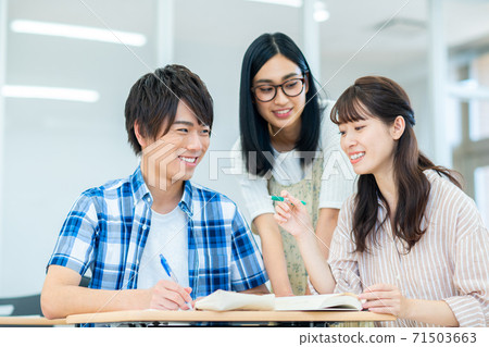 拍攝合作的大學生:中央工業大學附屬日語學校 拍攝合作的大學生:中央工業大學附屬日語學校 71503663