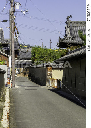 Alley in Ikaruga Town, Ikaruga Town, Ikoma District, Nara Prefecture Alley in Ikaruga Town, Ikaruga Town, Ikoma District, Nara Prefecture 71506539