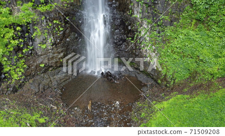 Tamasudare Falls 71509208