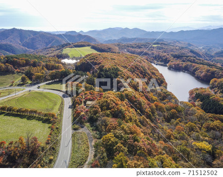 Scenery of Choro Lake after the rain Drone photography Autumn leaves Shichikashuku Town, Miyagi Prefecture Scenery of Choro Lake after the rain Drone photography Autumn leaves Shichikashuku Town, Miyagi Prefecture 71512502
