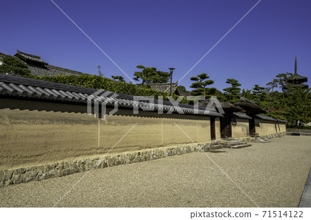 奈良縣生駒郡Ikaruga町Horyuji寺廟築地圍欄 71514122