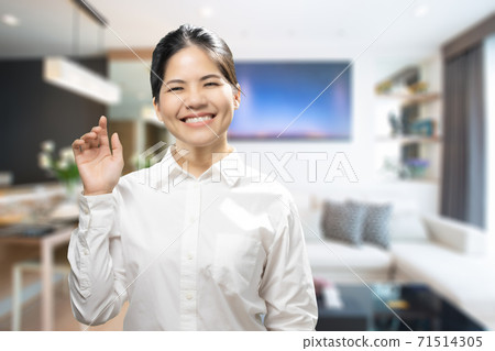 female real estate agent greeting female real estate agent greeting 71514305