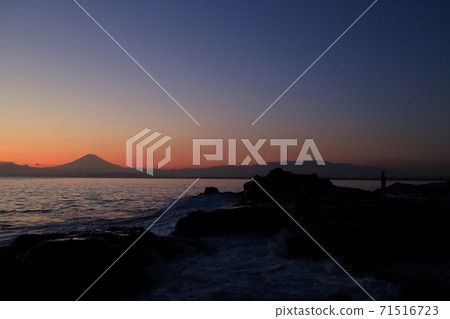 Sunset coast Mt. Fuji rocky background Sunset coast Mt. Fuji rocky background 71516723