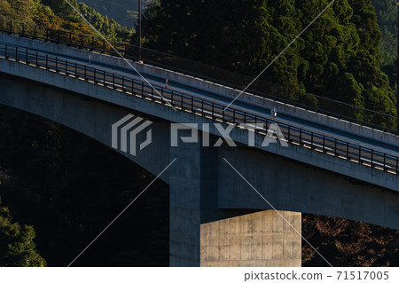 Yunoyama Onsen Yunoyama Kamoshika Ohashi close-up 71517005