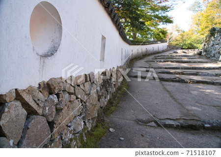 [Japan's Top 100 Castle] Bitchu Matsuyama Castle Stone steps leading to Sannomaru and Sannohira turret eastern wall, Takahashi City, Okayama Prefecture 71518107