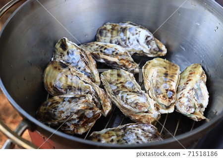 煮牡蠣帶殼 煮牡蠣帶殼 71518186