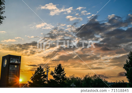 Toyama Toiwa Canal Autumn Kansui Park Tenmon Bridge and Sunset 71518845