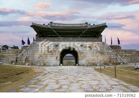 Suwon Hwaseong Fortress Outing Suwon Hwaseong Fortress Outing 71519562
