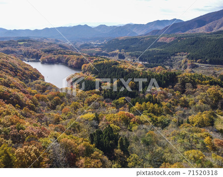 Scenery of Choro Lake after the rain Drone photography Autumn leaves Shichikashuku Town, Miyagi Prefecture Scenery of Choro Lake after the rain Drone photography Autumn leaves Shichikashuku Town, Miyagi Prefecture 71520318