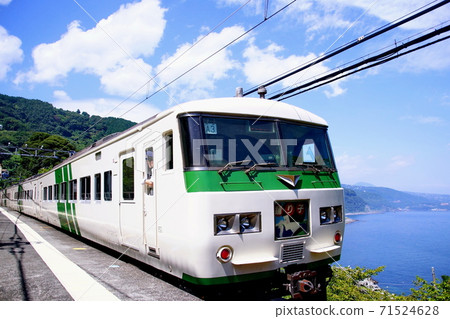 Izu Kitagawa Station JR 185 Series Limited Express Odoriko (Higashiizu, Shizuoka Prefecture) Izu Kitagawa Station JR 185 Series Limited Express Odoriko (Higashiizu, Shizuoka Prefecture) 71524628