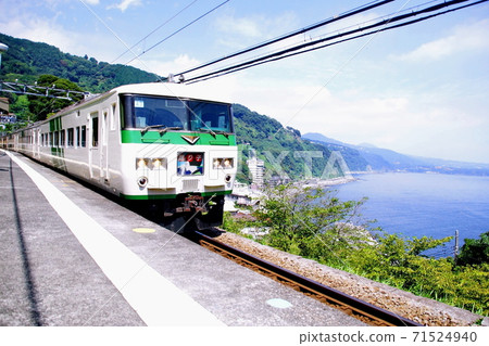 Izu Kitagawa Station JR 185 Series Limited Express Odoriko (Higashiizu, Shizuoka Prefecture) Izu Kitagawa Station JR 185 Series Limited Express Odoriko (Higashiizu, Shizuoka Prefecture) 71524940