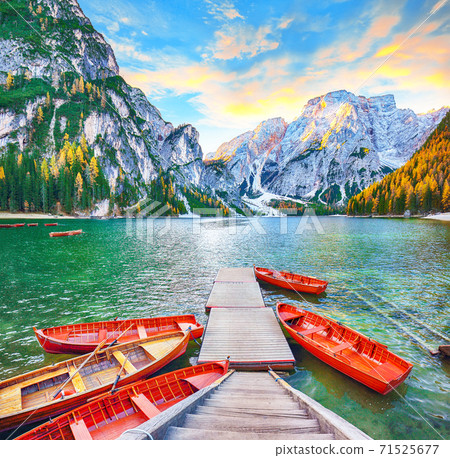 Amazing scenery of famous alpine lake Braies at autumn 71525677