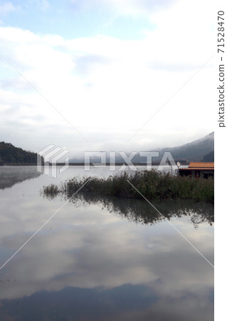 雲的反射 71528470