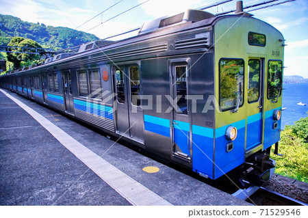 Izu Kitagawa Station Izukyu 8000 series ordinary train (Higashiizu, Shizuoka Prefecture) Izu Kitagawa Station Izukyu 8000 series ordinary train (Higashiizu, Shizuoka Prefecture) 71529546