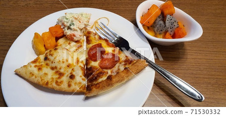 Pizza Pizza 71530332