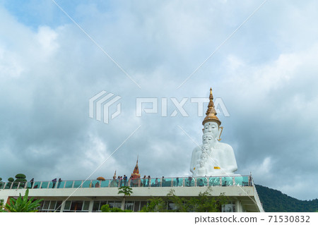 beautiful 5 sitting Buddha statues beautiful 5 sitting Buddha statues 71530832