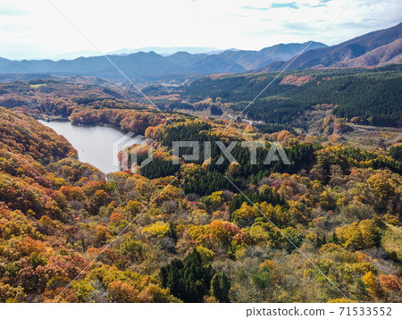 Scenery of Choro Lake after the rain Drone photography Autumn leaves Shichikashuku Town, Miyagi Prefecture Scenery of Choro Lake after the rain Drone photography Autumn leaves Shichikashuku Town, Miyagi Prefecture 71533552
