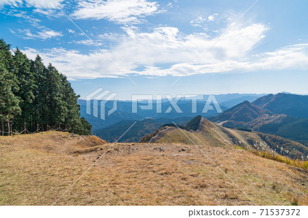 Kameyama Pass and Kameyama (Soni Highlands) 71537372