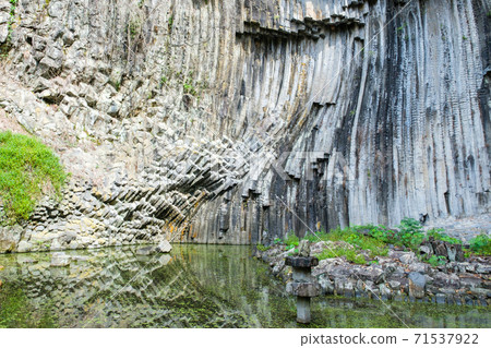 Columnar joints in Genbudo 71537922