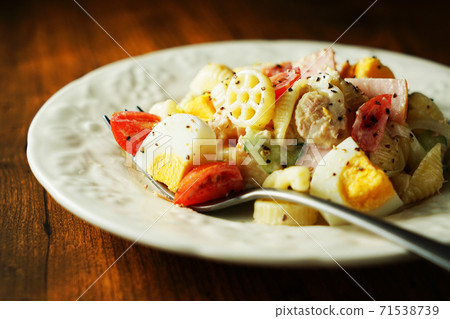 3 types of macaroni salad 71538739