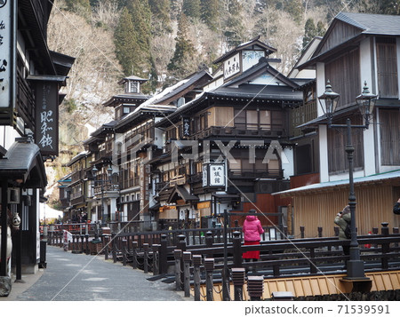 冬季銀山溫泉風光 71539591