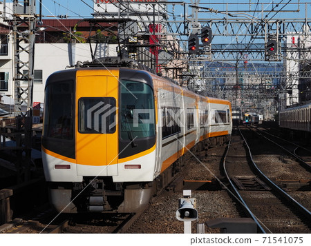 Kintetsu Limited Express 22000 series 71541075