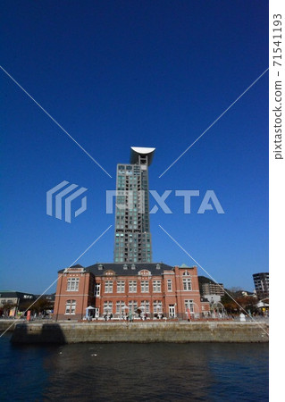 Sky, fine weather, Former Moji Customs, Mojiko Retro District Observatory Sky, fine weather, Former Moji Customs, Mojiko Retro District Observatory 71541193