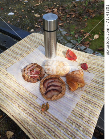 German bread German bread 71541801