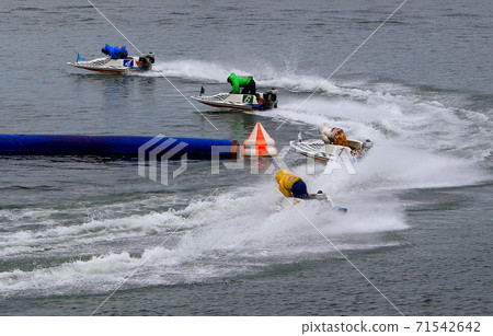 Race boat Race boat 71542642