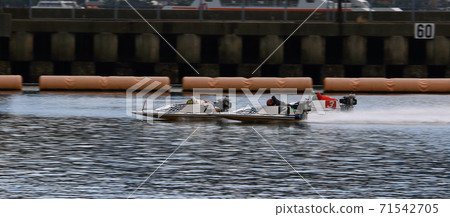 Race boat 71542705