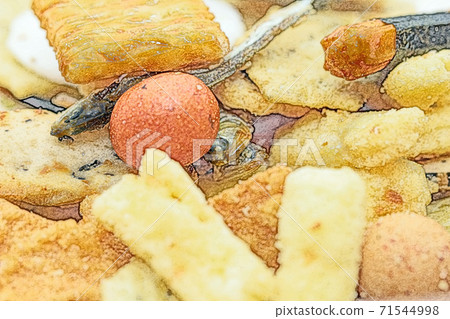 Simple snack "Okaki" colored pencil drawing style 71544998